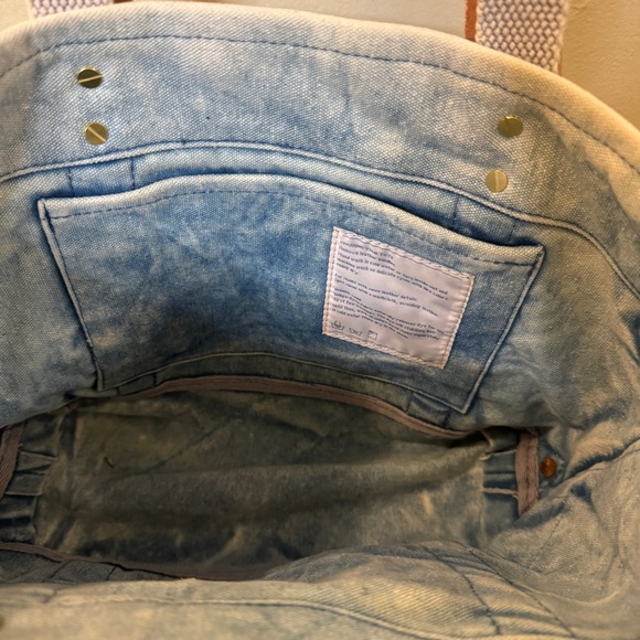 Immodest Cotton Lunch Tote in Acid Wash - Picture 5 of 9